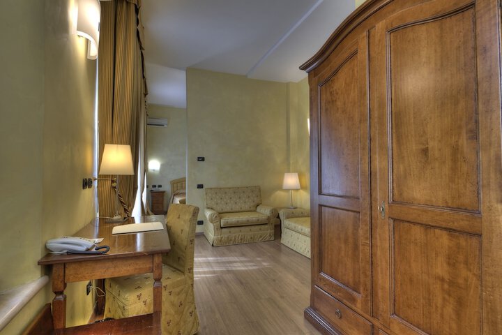 Room 34 of 67