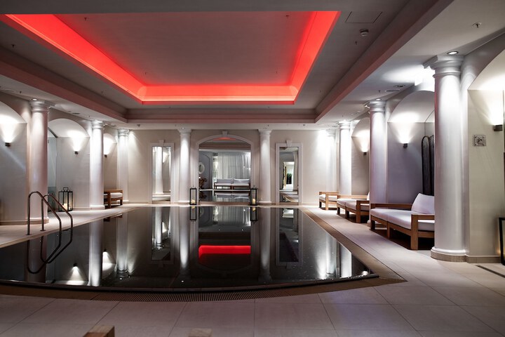 Pool 44 of 84