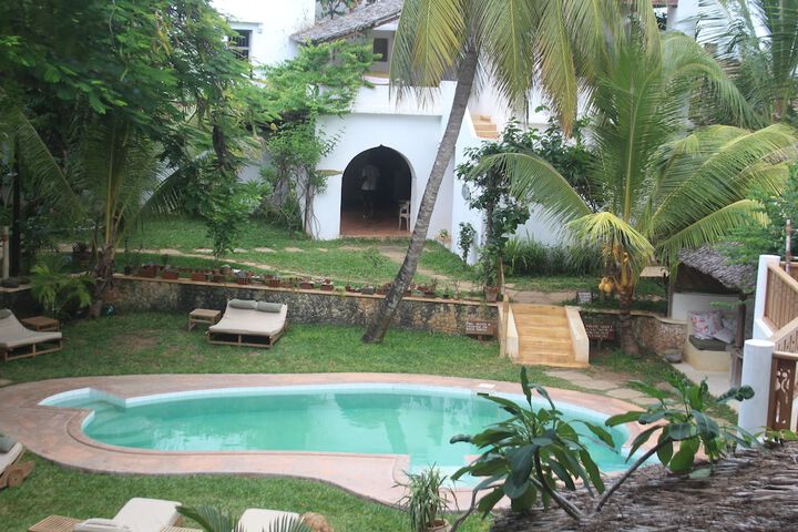 Hotel 77 of 79