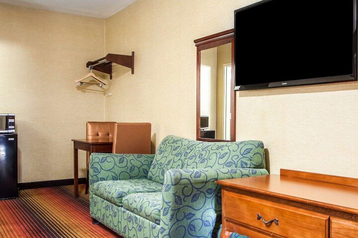 2 Queen Beds (4 of 15)