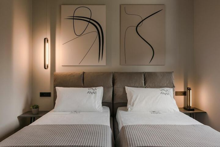 Room 17 of 50