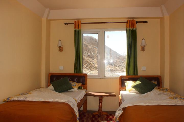 Room 6 of 39