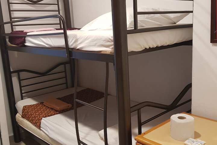 Room 3 of 96