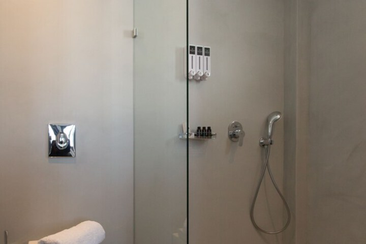Room 52 of 73
