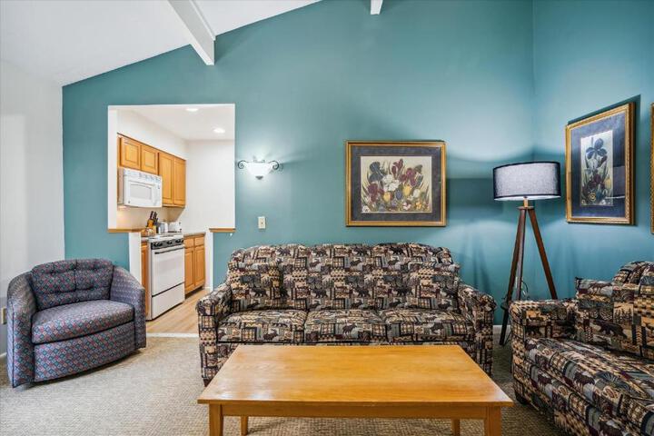Photo of 208 Cedarbrook One bedroom Queen Suite