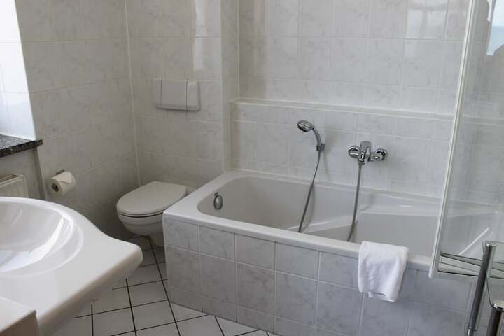Room 16 of 29