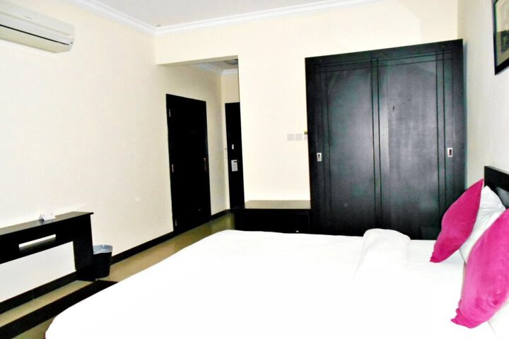 BUTTERFLY SUITES