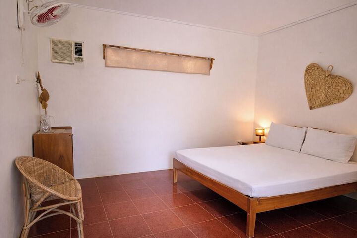 Room 10 of 35