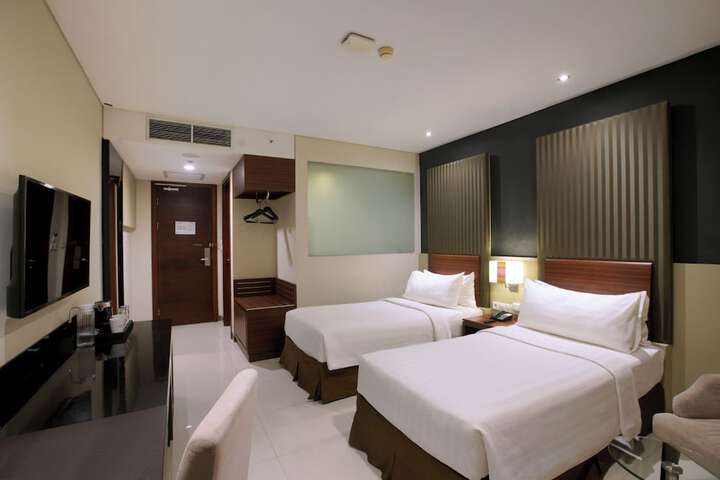 Room 8 of 60