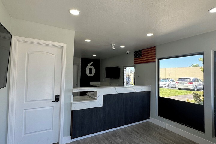 Hotel Interior 9 of 32