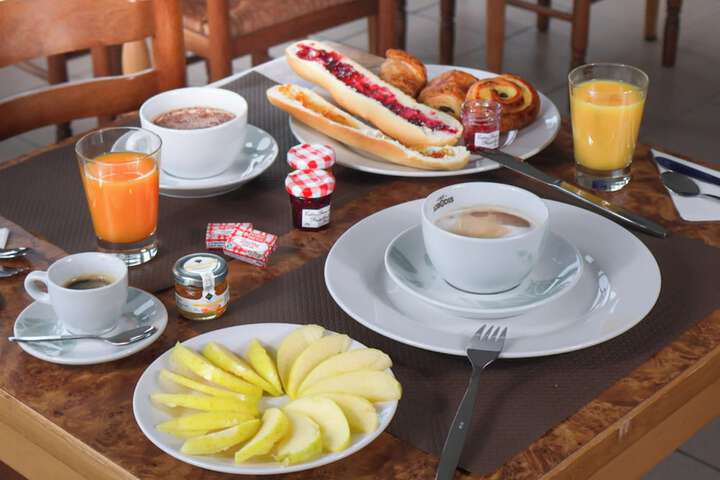 Breakfast/Coffee Service 15 of 17