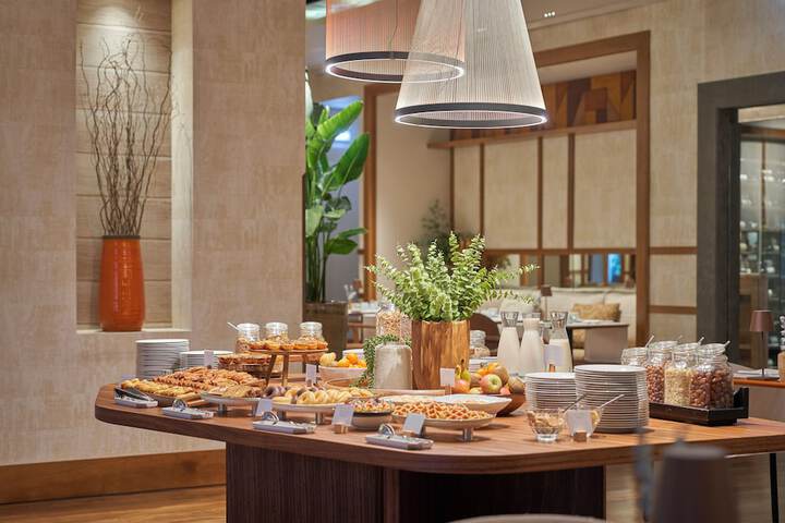 Breakfast/Coffee Service 42 of 62