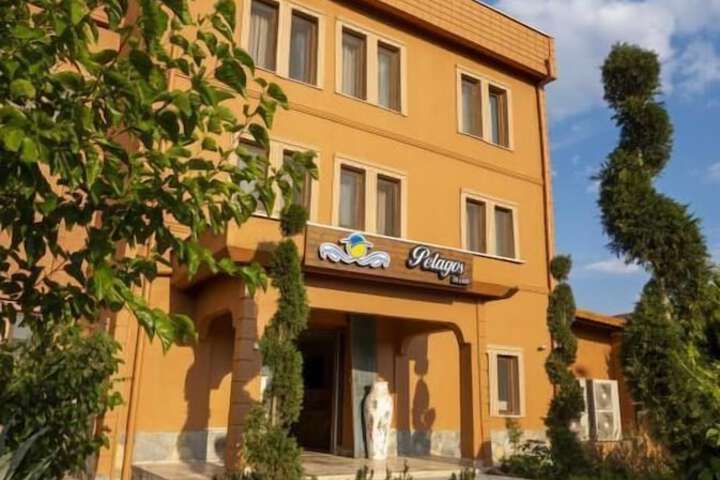 Hotel 80 of 82