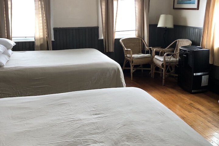 Room 6 of 15