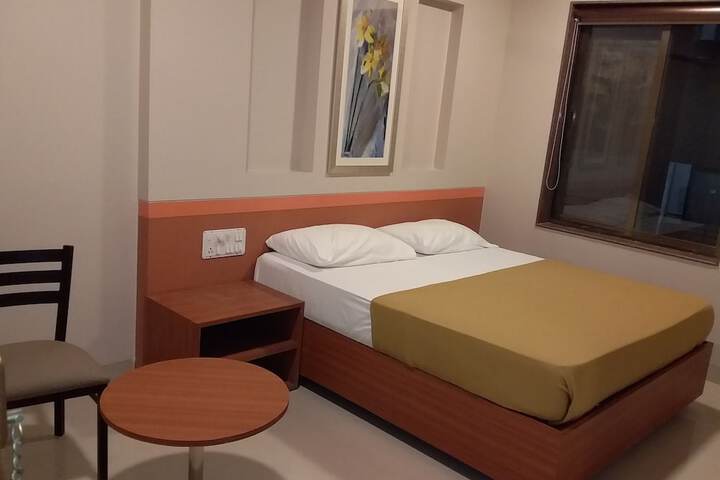 Room 8 of 17