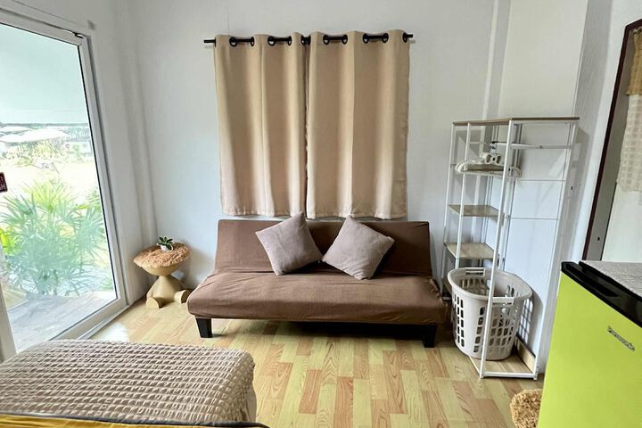 Room 10 of 100