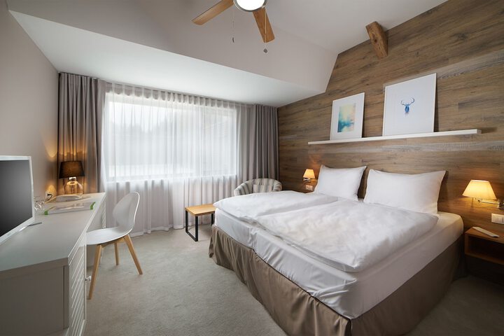 Room 14 of 115