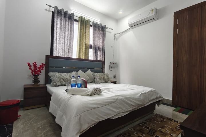 Room 18 of 23