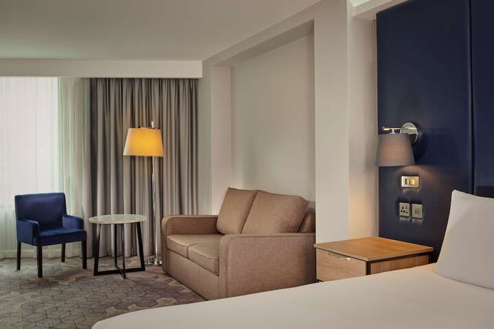 Room 26 of 81