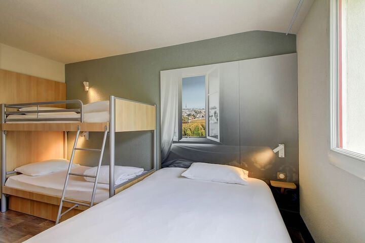 Room 8 of 36