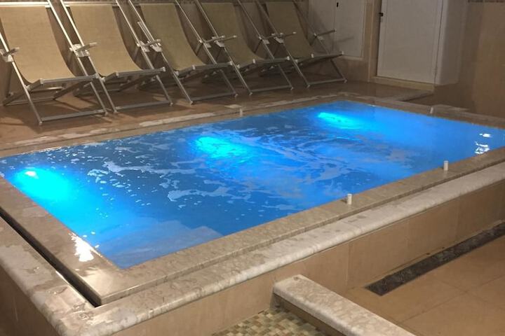 Hotel with Pool