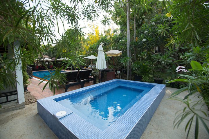 Pools & Facilities