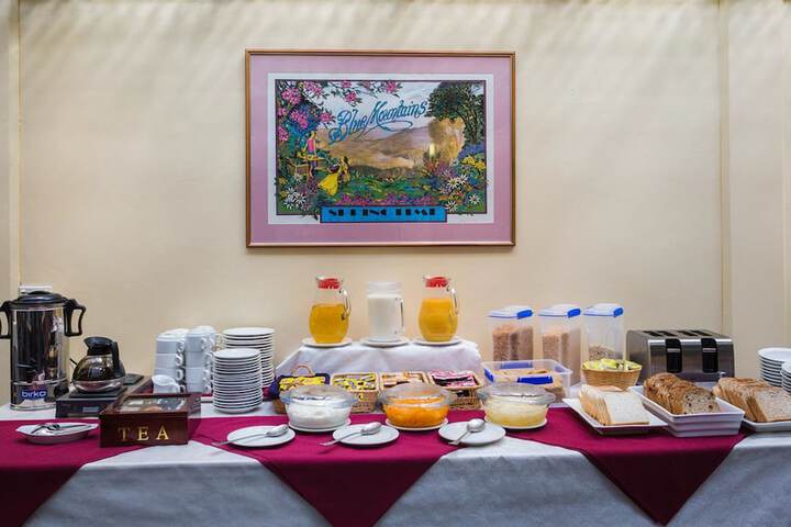 Breakfast/Coffee Service 29 of 38