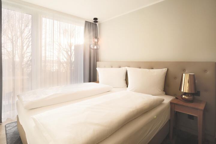 Room 2 of 32