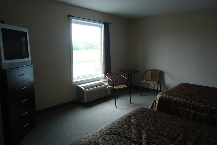 Room 6 of 28