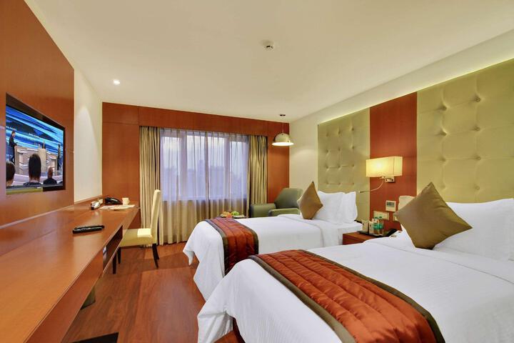 Room 136 of 152
