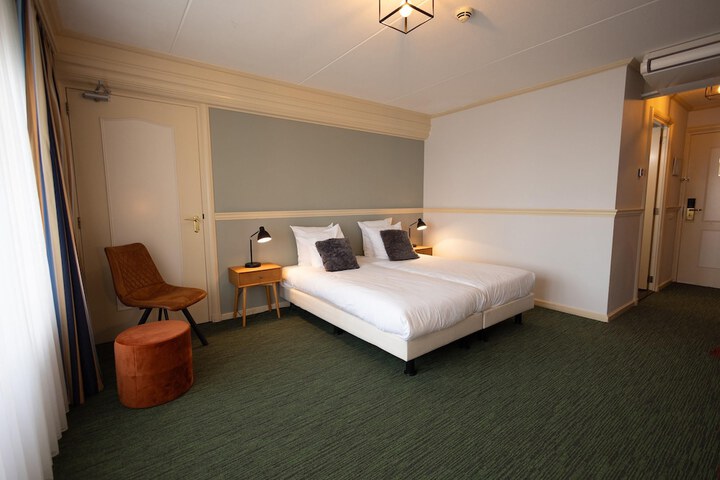 Room 57 of 144
