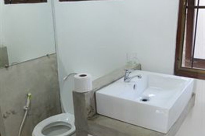 Room 5 of 40