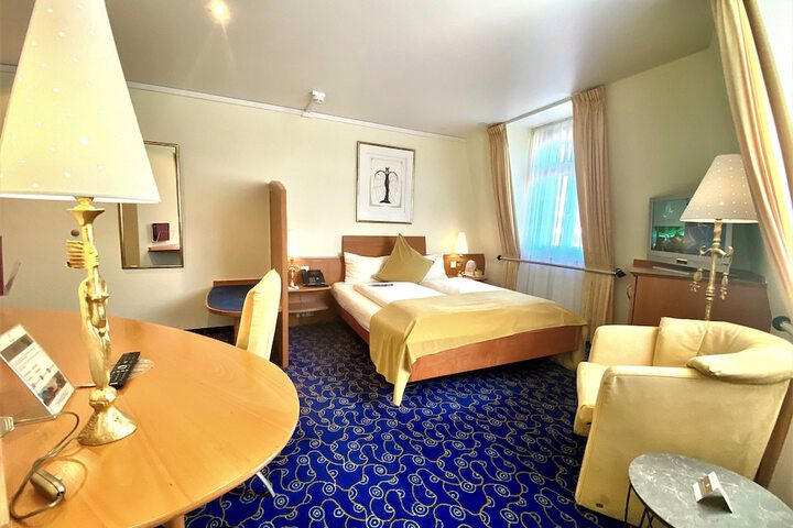Room 49 of 132