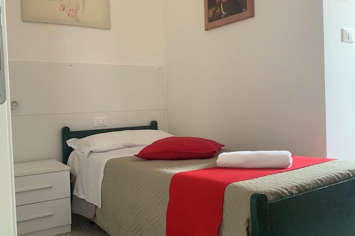 Room 17 of 92