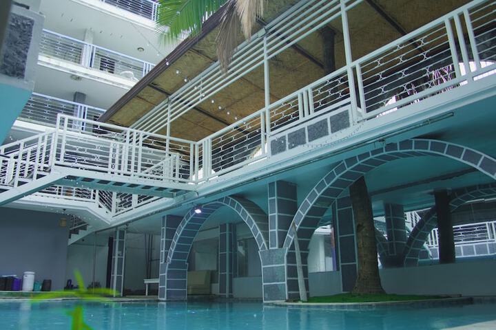 Pool 102 of 127