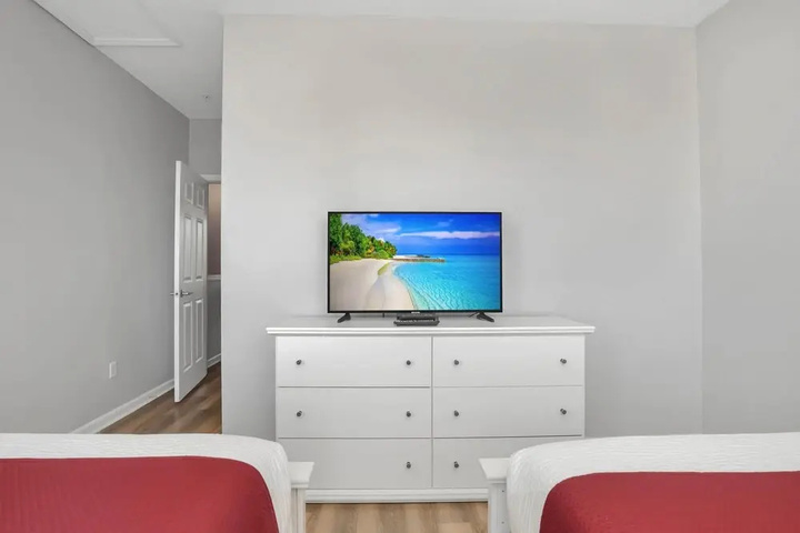 Room 3 of 32