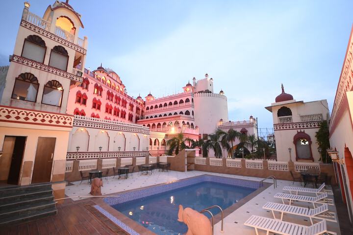 Pools & Facilities