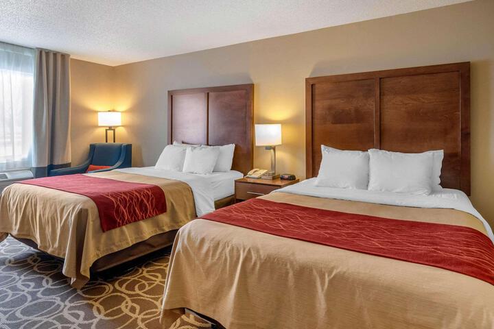 2 Queen Beds (4 of 4)