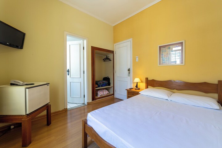 Room 12 of 35