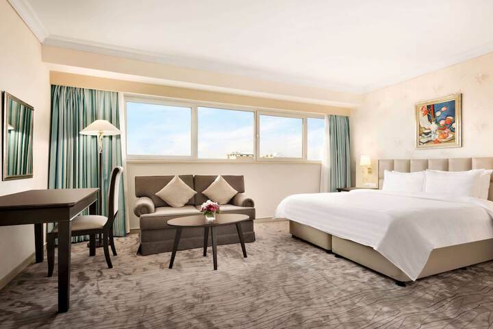 Room 12 of 50