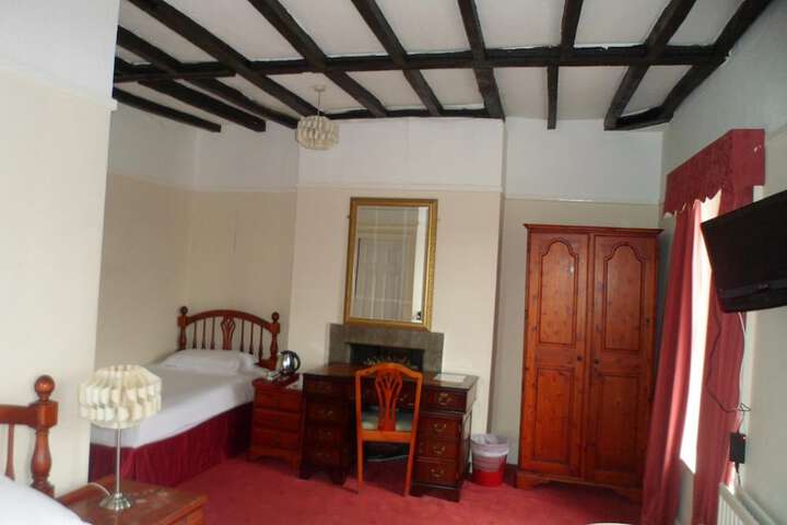 Room 16 of 37