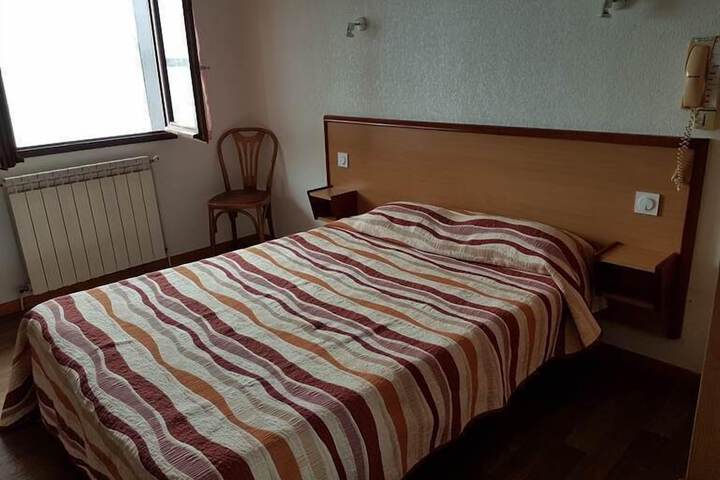 Room 10 of 31