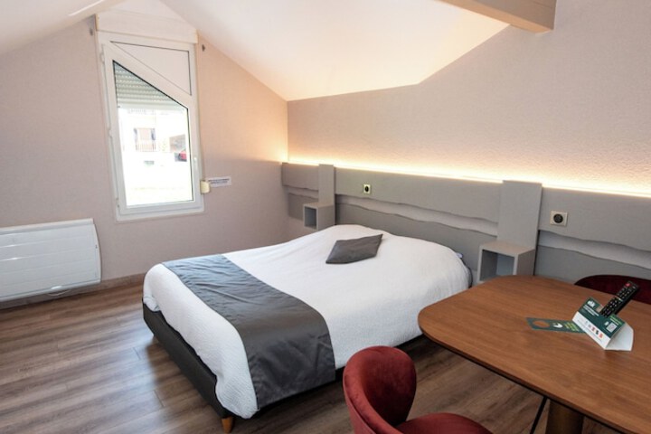Room 2 of 19