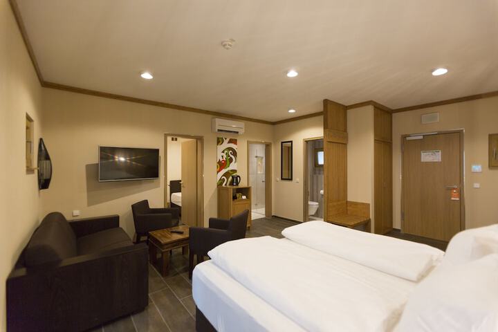 Room 13 of 131