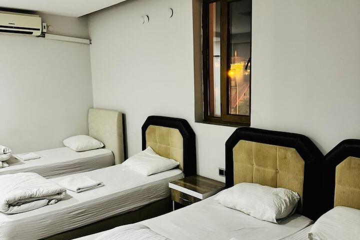 Room 32 of 40