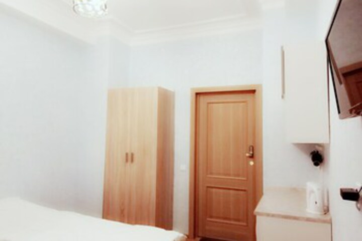 Room 28 of 51