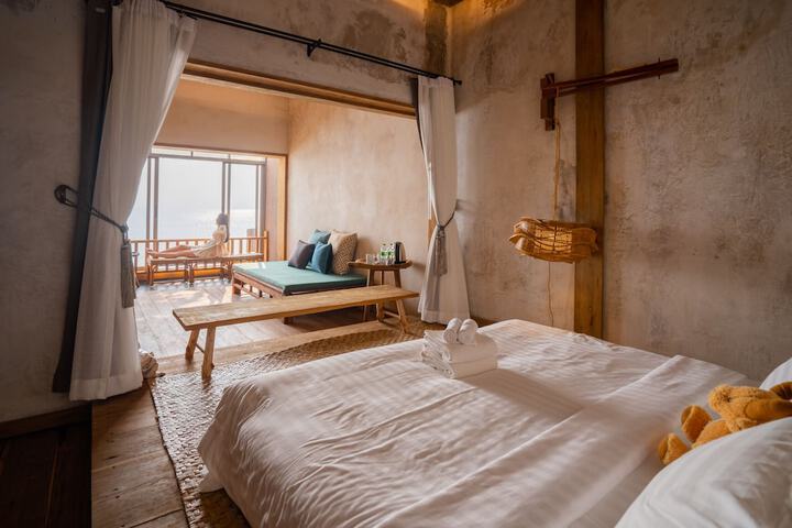 Room 10 of 79