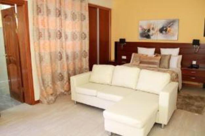 Room 9 of 11