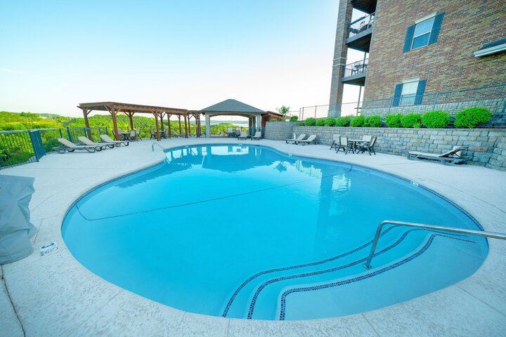 Swimming pool at Majestic at Table Rock