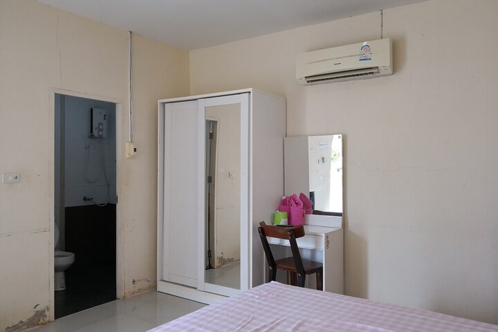 Room 6 of 15